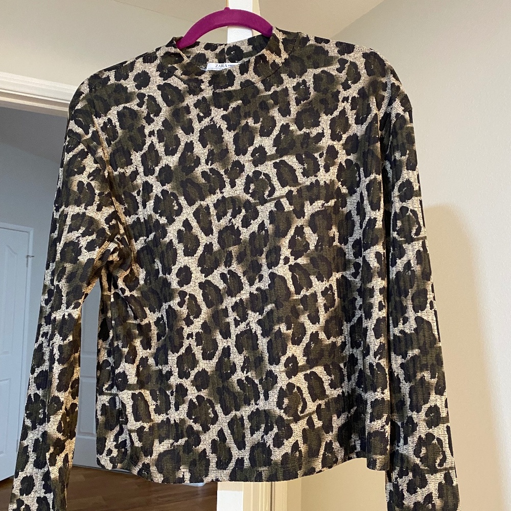 Leopard Long-Sleeve - Picture 2 of 2